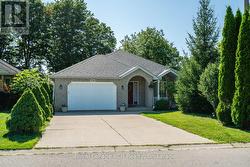 246 16TH AVENUE CRESCENT  Hanover, ON N4N 3V3