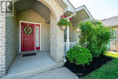 246 16Th Avenue Crescent, Hanover, ON - Outdoor With Exterior