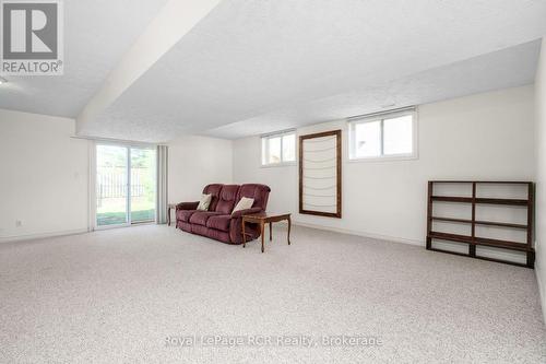 sliding doors to backyard - 246 16Th Avenue Crescent, Hanover, ON - Indoor