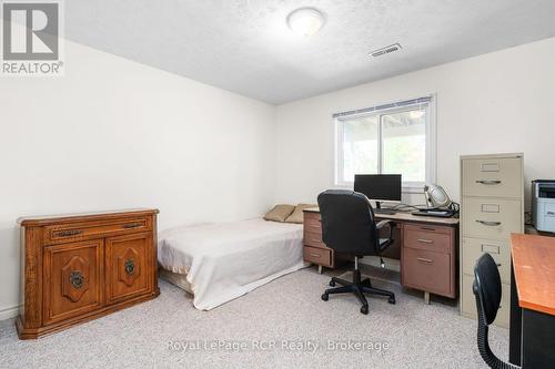 4th bedroom on lower level - 246 16Th Avenue Crescent, Hanover, ON - Indoor