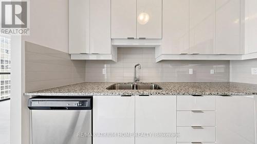 1109 - 2910 Highway 7, Vaughan, ON - Indoor Photo Showing Kitchen With Double Sink With Upgraded Kitchen