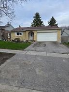 405 DIXON BOULEVARD  Newmarket, ON L3Y 5C5