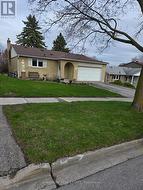 405 DIXON BOULEVARD Newmarket, ON L3Y 5C5