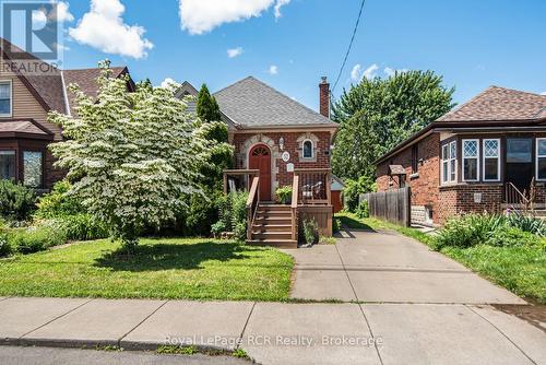 52 CAMERON AVENUE S  Hamilton (Bartonville), ON L8K 2W9