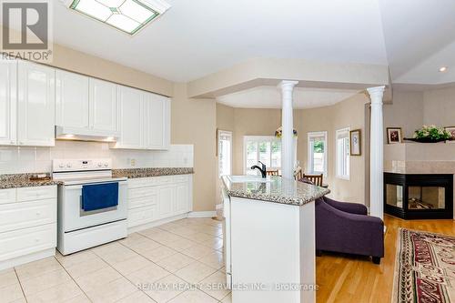 128 Valleywood Boulevard, Caledon, ON - Indoor Photo Showing Kitchen