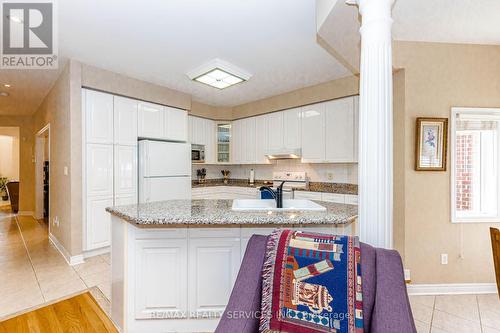 128 Valleywood Boulevard, Caledon, ON - Indoor Photo Showing Kitchen