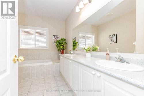 128 Valleywood Boulevard, Caledon, ON - Indoor Photo Showing Bathroom