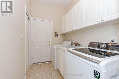 128 Valleywood Boulevard, Caledon, ON - Indoor Photo Showing Laundry Room