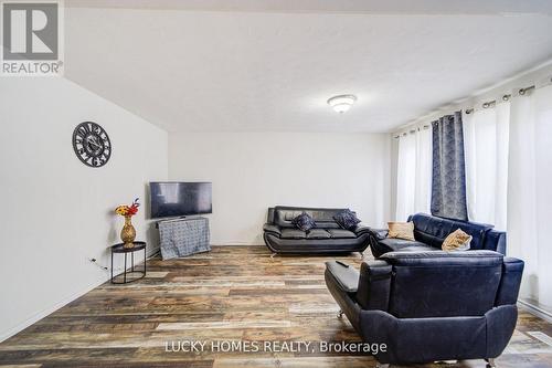 711 Otonabee Drive, Peterborough, ON - Indoor Photo Showing Living Room