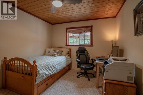6650 Ryall Road, Lone Butte, BC - Indoor Photo Showing Bedroom