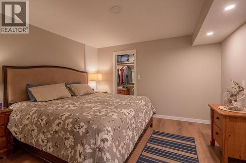 6650 Ryall Road, Lone Butte, BC - Indoor Photo Showing Bedroom