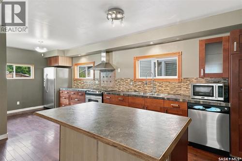 406 27Th Street W, Saskatoon, SK - Indoor Photo Showing Kitchen With Double Sink