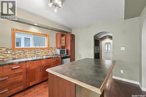 406 27Th Street W, Saskatoon, SK - Indoor Photo Showing Kitchen With Double Sink