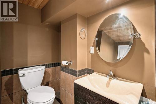 406 27Th Street W, Saskatoon, SK - Indoor Photo Showing Bathroom