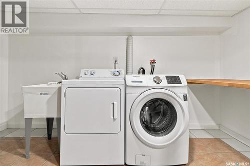 406 27Th Street W, Saskatoon, SK - Indoor Photo Showing Laundry Room