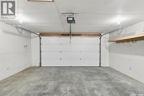 406 27Th Street W, Saskatoon, SK - Indoor Photo Showing Garage