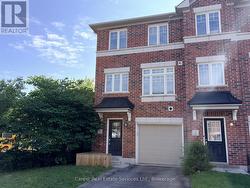 7 KEN BROMLEY LANE Clarington (Bowmanville), ON L1C 0S4