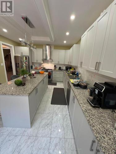 Main - 71 Eberly Woods Drive, Caledon, ON - Indoor Photo Showing Kitchen With Upgraded Kitchen
