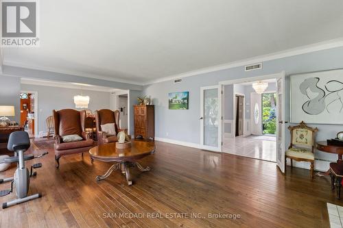 461 Temagami Crescent, Mississauga, ON - Indoor Photo Showing Living Room