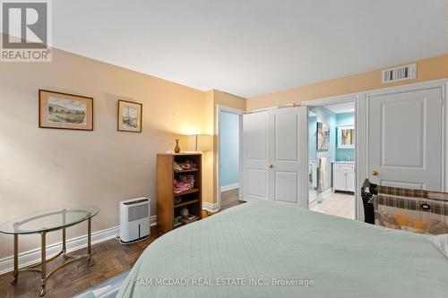 461 Temagami Crescent, Mississauga, ON - Indoor Photo Showing Bedroom