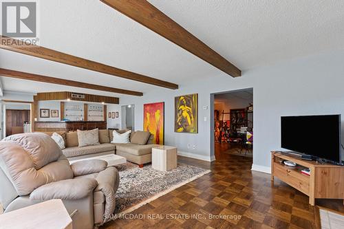 461 Temagami Crescent, Mississauga, ON - Indoor Photo Showing Living Room