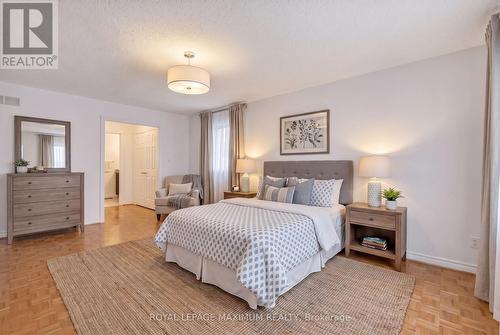 33 Whitburn Crescent, Vaughan, ON - Indoor Photo Showing Bedroom