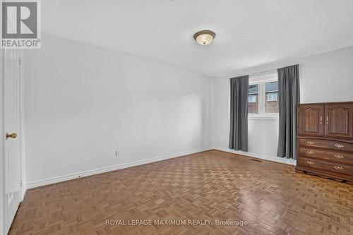 33 Whitburn Crescent, Vaughan, ON - Indoor Photo Showing Other Room