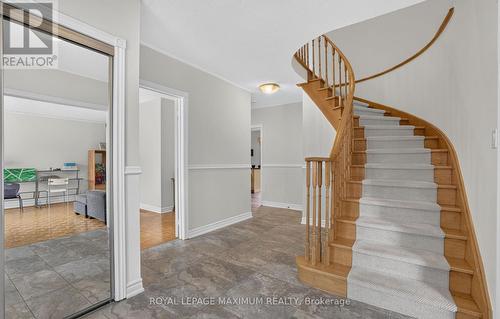 33 Whitburn Crescent, Vaughan, ON - Indoor Photo Showing Other Room