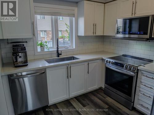 4686 Tassie Road, Burlington, ON - Indoor Photo Showing Kitchen