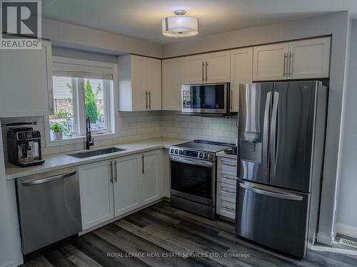 4686 Tassie Road, Burlington, ON - Indoor Photo Showing Kitchen