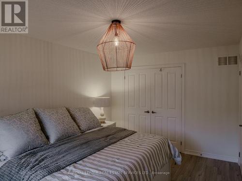 4686 Tassie Road, Burlington, ON - Indoor Photo Showing Bedroom