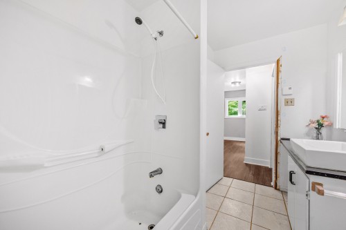 Salle de bains - 4015 Ch. Plaisance, Sainte-Julienne, QC - Indoor Photo Showing Bathroom