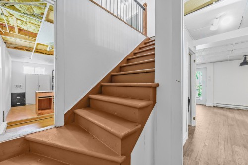 Escalier - 4015 Ch. Plaisance, Sainte-Julienne, QC - Indoor Photo Showing Other Room