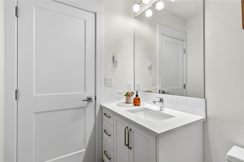 #2-949 Pembroke St, Victoria, BC 