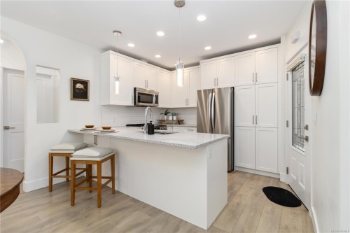 #2-949 Pembroke St, Victoria, BC 