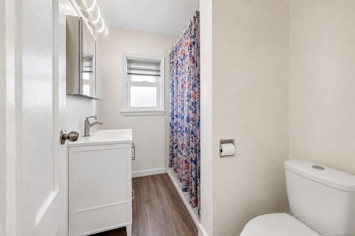 1120 Caledonia Ave, Victoria, BC 