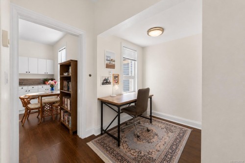 1120 Caledonia Ave, Victoria, BC 