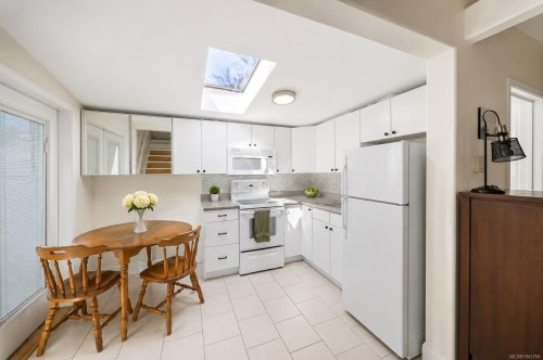 1120 Caledonia Ave, Victoria, BC 