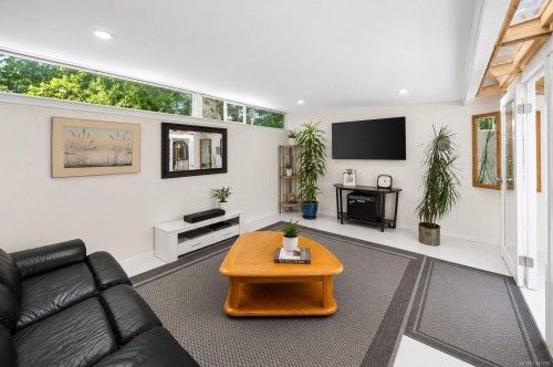 1120 Caledonia Ave, Victoria, BC 