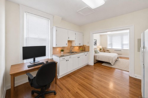 1120 Caledonia Ave, Victoria, BC 