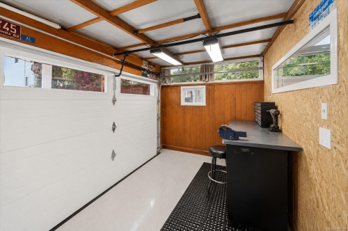 1120 Caledonia Ave, Victoria, BC 