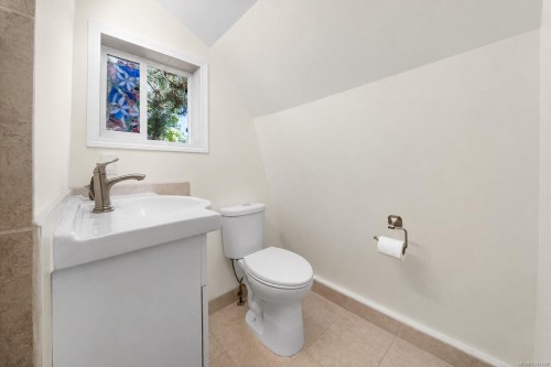 1120 Caledonia Ave, Victoria, BC 
