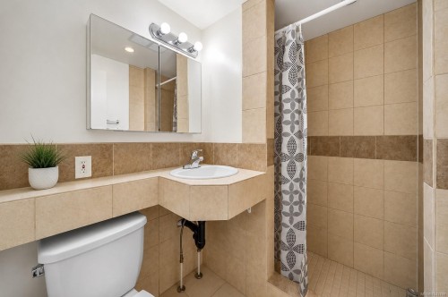 1120 Caledonia Ave, Victoria, BC 
