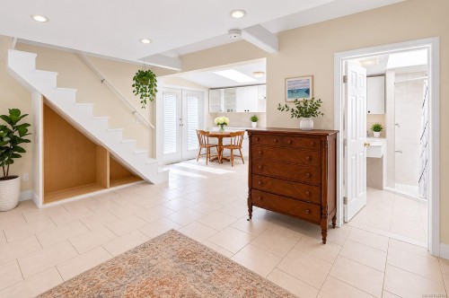 1120 Caledonia Ave, Victoria, BC - Indoor Photo Showing Other Room