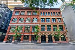 402 - 22 LOMBARD STREET E Toronto, ON M5C 1M1
