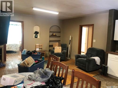 19 1St Avenue N, Hyas, SK - Indoor