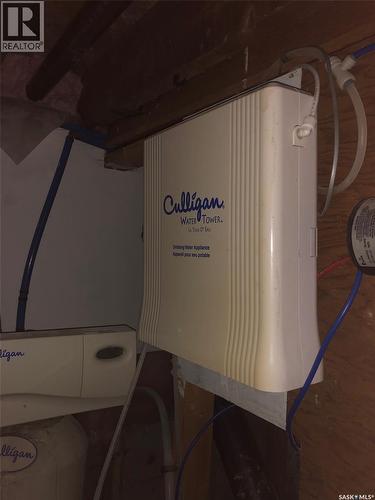 19 1St Avenue N, Hyas, SK - Indoor