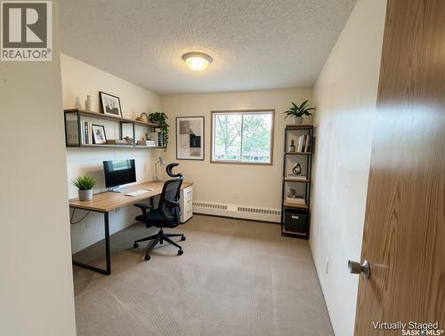 202 15 Alport Crescent, Regina, SK - Indoor Photo Showing Office