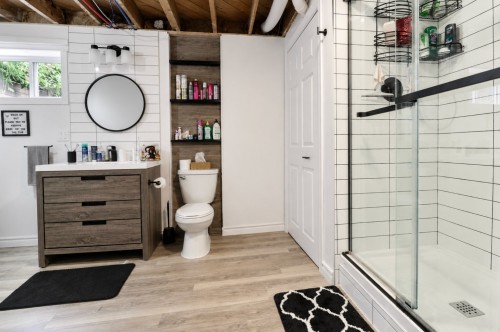 Salle de bains - 381 Av. Caouette, Rouyn-Noranda, QC 
