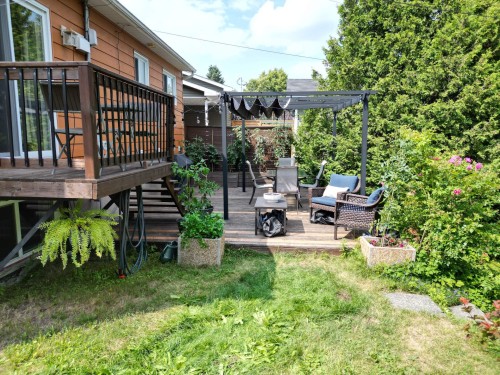 Cour - 381 Av. Caouette, Rouyn-Noranda, QC 